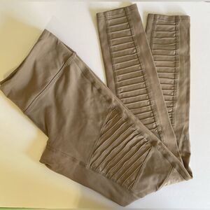 ALO Yoga Hight Waisted Moto Leggings.